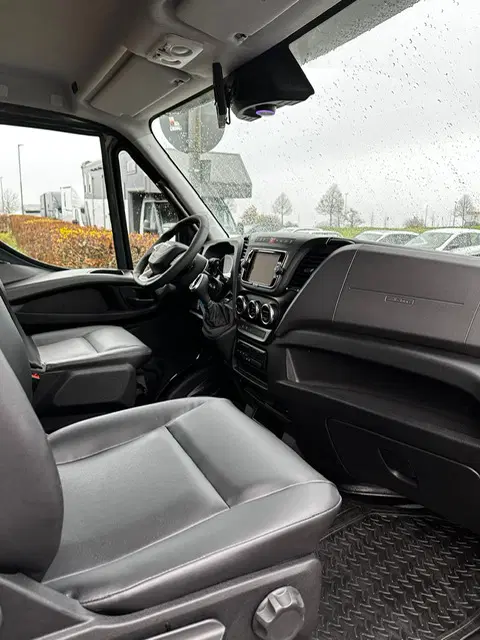 
								Hagstedt Stablehopper XXL mit Airbag im Pferdeabteil full									