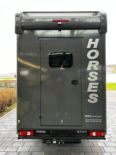 
								Hagstedt Stablehopper XXL mit Airbag im Pferdeabteil full									