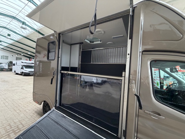 
								Hagstedt Spezial Ford Automatik silber full									