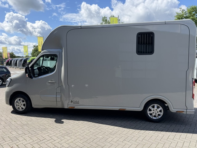 
								Hagstedt Spezial / Sodiak  Renault Pferdetransporter full									