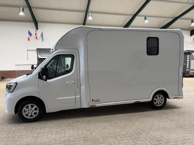 
								Hagstedt Spezial / Sodiak  Renault Pferdetransporter full									