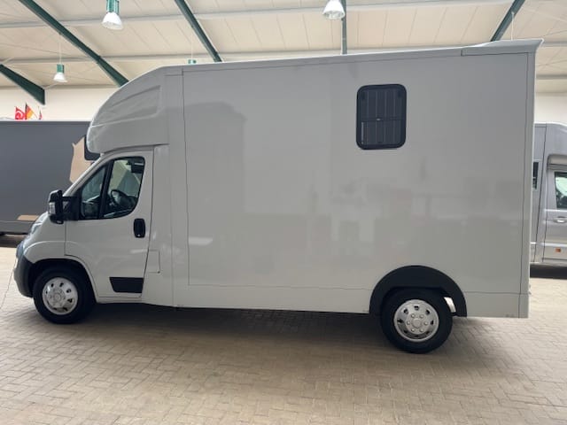 
								Opel Movano Hagstedt Stablehopper mit Saftey Concept Airbag full									