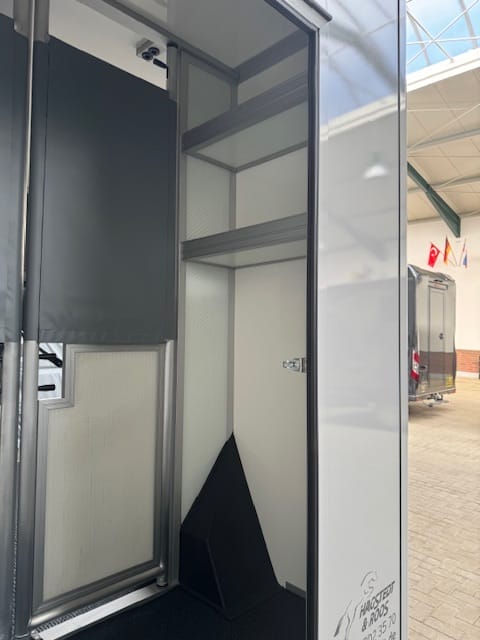 
								Opel Movano Hagstedt Stablehopper mit Saftey Concept Airbag full									