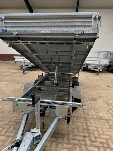 
								Humbaur HTK 3500.37 Dreiseitenkipper mit Fuhrmann BW full									