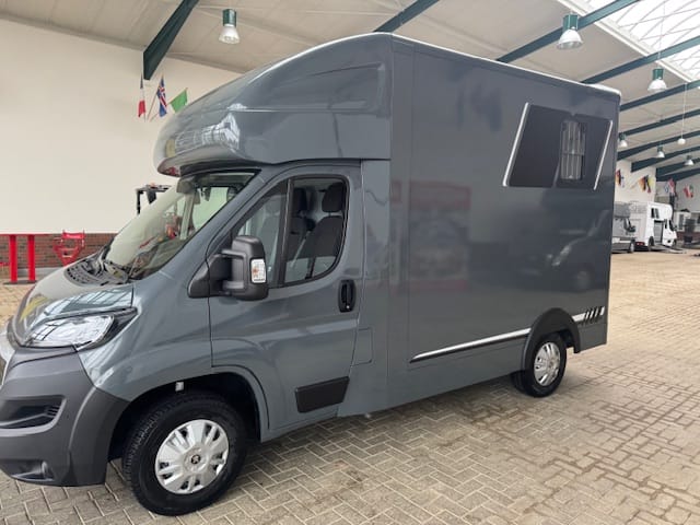 
										Hagstedt Stablehopper Super Light Peugeot full									