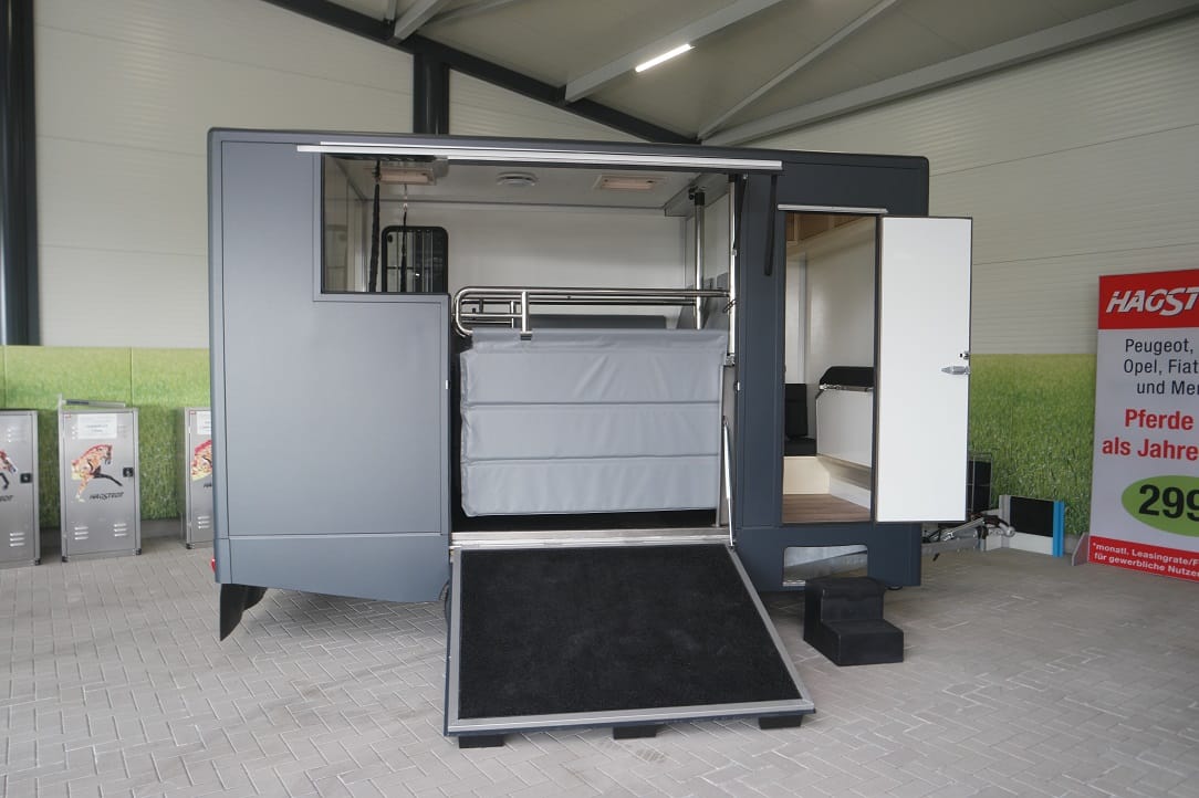 
								MSG-Zweipferdeanhänger full									